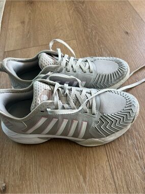 Pickleball/Tennis Shoes K-Swiss Light Gray Sneakers with Subtle Pink Logo